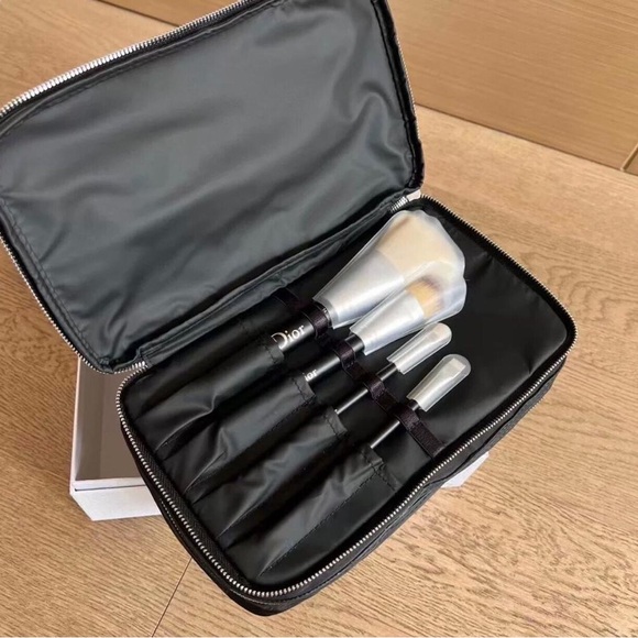 COPY - DIOR MAKEUP BAG AND BRUSH SET - Picture 1 of 3